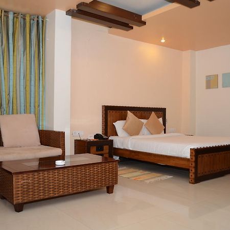 Hotel The Elite Suites Pune Bagian luar foto