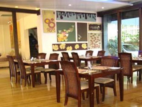Hotel The Elite Suites Pune Bagian luar foto