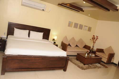 Hotel The Elite Suites Pune Bagian luar foto