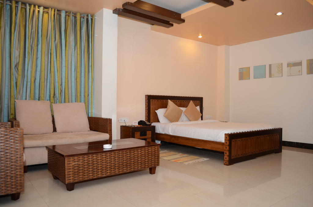Hotel The Elite Suites Pune Bagian luar foto
